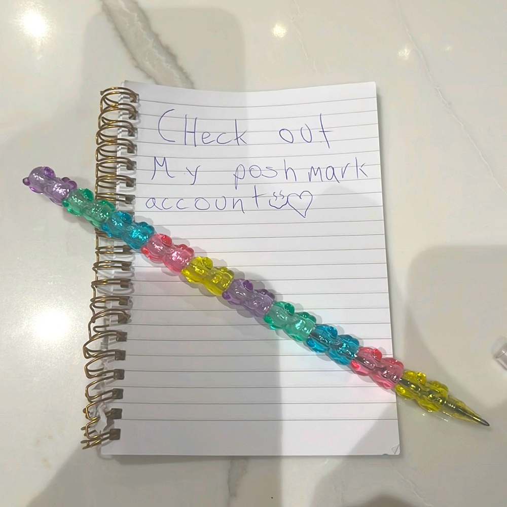 A gummy bear pen